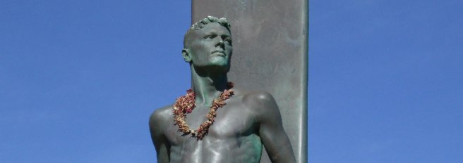 santa-cruz-surfer-statue